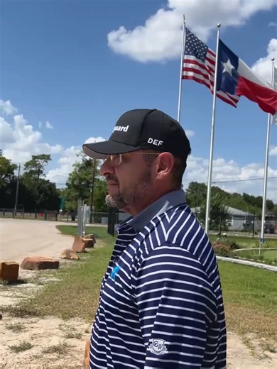 HAPPY 2026!​ 🎬 Hit play and watch the message from our CEO, Memo Berriochoa Sr.​ He talks about how the future is built day by day—through innovation, commitment, and teamwork.​ 💙 End the year with inspiration and positive energy.​ 📞 Enjoy exceptional tier 1 customer service with Noxguard: 281 377 5845 ​​ 📧 orders@noxguard.com​​ ​#noxguard #DEF #AutomotiveUrea #diesel #USA #Truckingtips #Truckdriverusa #f #fyp #logistic #usapower #happyyear2026 #newyear