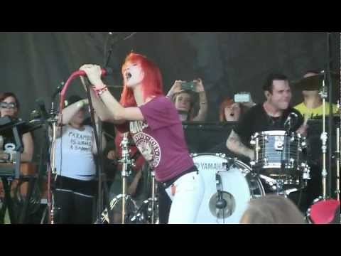 Paramore- Complete, Unedited Warped Tour Performance (720p HD) Live in Montreal