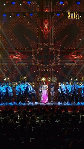 Throwing it back to when Ananya lit up the IIFA stage! 🔥❤️ #IIFA #HappyBirthdayAnanyaPanday | IIFA Awards