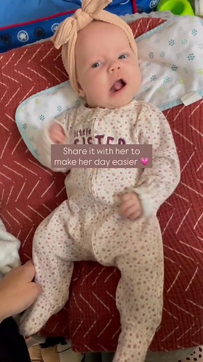 ✨ If your baby suddenly feels extra fussy, clingy, or won’t nap unless held — you’re probably in the 6–8 week growth spurt 🍼 ✨ Here’s what you might notice: • Shorter catnaps (30–45 mins) • Increased fussiness or crying spells • More gas or reflux • Wants to be held constantly • But also — more smiles and alertness 💛 Don’t worry, this phase is completely normal! Growth spurts usually last 1–2 weeks while your baby’s brain and body develop at lightning speed 💫 Here’s what can help you both get