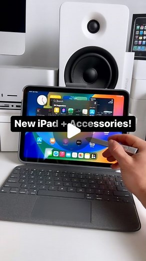 Niels | Apple & iPhone Expert | Unboxing my new iPad 10th Gen together with the new Combo Touch and Crayon from @logitech for Christmas! Absolutely a match made in heaven!... | Instagram