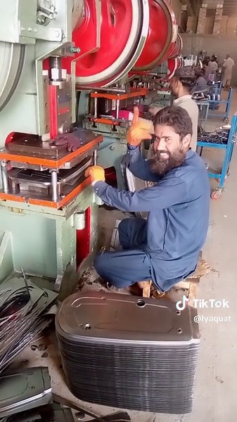 Industrial Press Machine Operation and Manufacturing Process