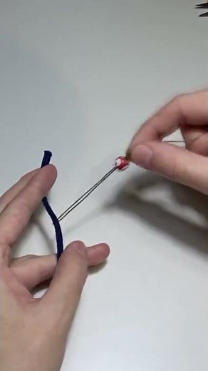 How to String Beads on a Thick Thread #SHORTS