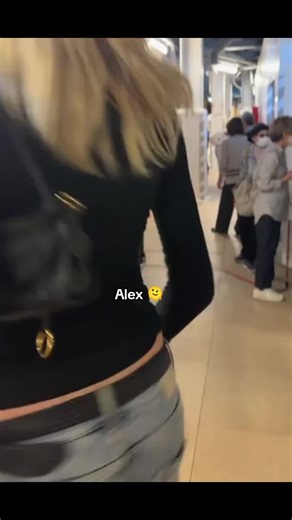 Alex Consani: Mastering the Runway Walk