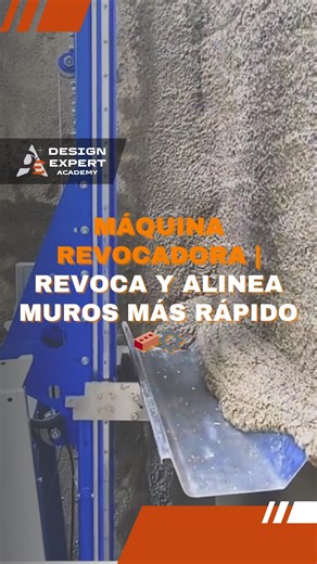 La máquina revocadora proyecta el mortero de forma continua y uniforme para cubrir paños completos en menos tiempo. Luego alineas con maestras y regla, retirando el exceso y manteniendo el frente de trabajo más limpio, con menos desperdicio y menos retrabajos. En algunos equipos, el bombeo permite llevar la mezcla a largas distancias y en altura, ideal para obras con varios frentes o niveles. 🚧📏✨ #construccion #obras #albañileria #revoque #mortero #herramientasdeconstruccion #IngenieriaCivil #