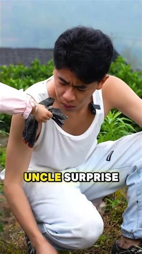 Little girls heart-warming sacrifice🥹👧