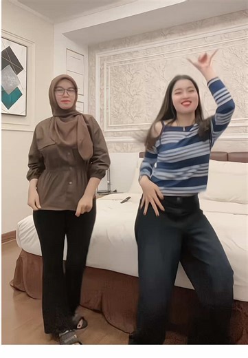 # dia mah gapernah bisa serius kalo suruh gerak 😭🫵🏻@Ecaa🧚