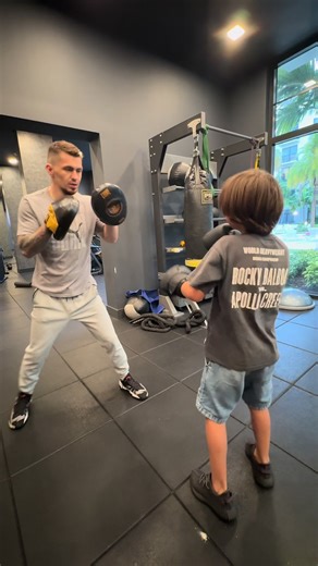 Работа на лапах, Михаил 8 лет