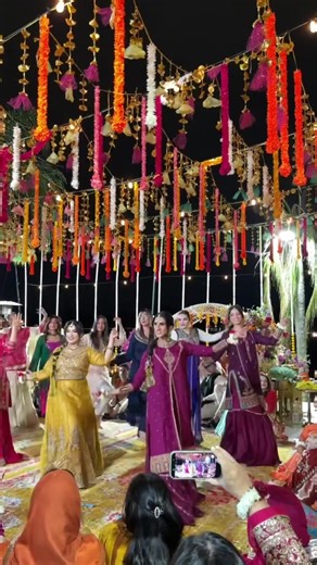 Kale Rang Da Paranda: Mehndi Magic in Punjabi