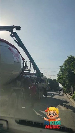 Concrete Mixer Truck Working Together with the Pump Crane #excavator #crane #automobile