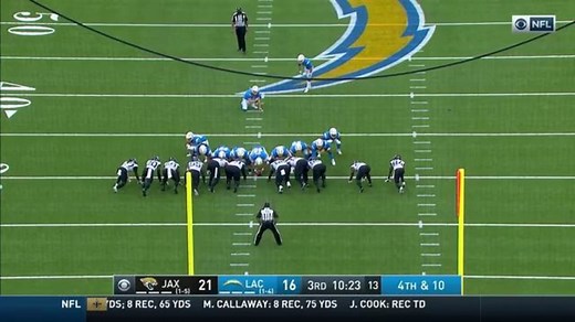 Mike Badgley pulls 48-yard field-goal attempt wide left