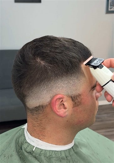 HOW I DO A HIGH SKIN FADE💈 📍PHILADELPHIA, PA www.creedscuts.com #fypage #barber #haircut #tutorial #transformation