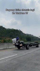 convoy rayaaa... 13 units of chassis goes to Tentrem | Bus indonesia