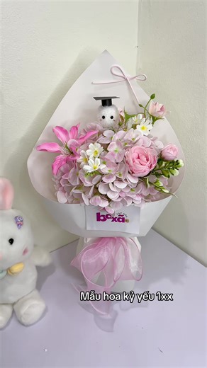 Đầu tiên là mẫu kỷ yếu nha👀#xuhuong #saphoabaxa #hoalua #hoasap