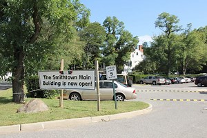Smithtown Library Now Open [Photos]