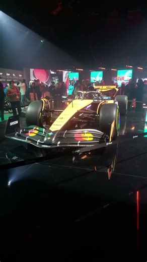 formule F1 v Holešovicích tým meclerenu replika