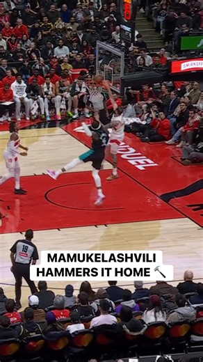 Sandro Mamukelashvili throws down the AND-1 fastbreak jam in transition! 💥 POR-TOR • NBA League Pass ➡️ https://www.nba.com/how-to-watch-game-redirect/0022500319?partnerRef=NBA&platform=Facebook&surface=Post | NBA