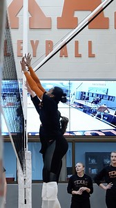 24K views · 1K reactions | back in the lab 落離 #HookEm | Texas Volleyball | Facebook