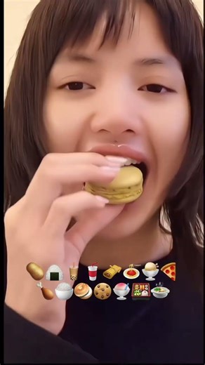 Lisa Eating 🍜🧋