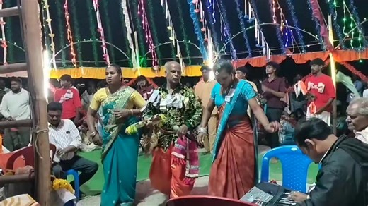 బత్తలపల్లి ఇమాం ఖాసిం స్వామి గంధం సందర్బంగా చక్కల బజన్న . . . #bathalapalli #chakkala #trendingreel #pa1starfamily #viral2026 Pa1 Star #chakalabajana | Pavan Kumar Akkim