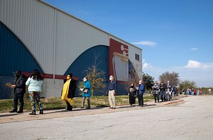 Coronavirus cases in Texas still high but see decrease as state continues vaccine rollout