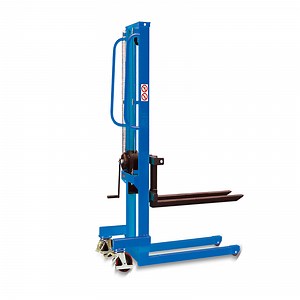 WS50 winch stacker, hand winch lift stacker - Iliftequip.com