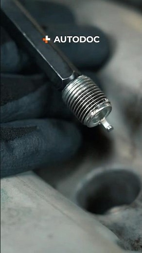 Come rimuovere una candela di accensione rotta 🔧 #shorts