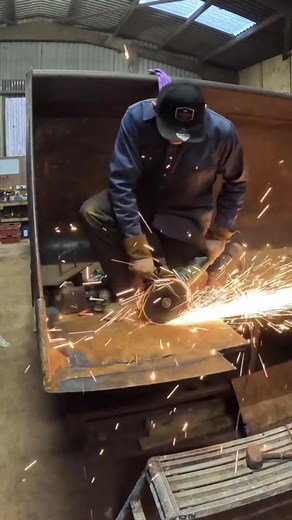 Telehandler Bucket Wear Edge and Bed Plate Rebuild