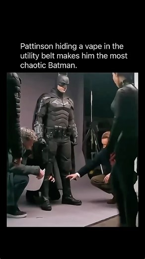 Pattinson hiding a vape in the utility belt