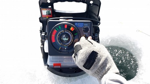 NEW PRODUCT ANNOUNCEMENT! The FLX-18 is the NEW and improved version of the legendary FL-18. Featuring low power mode, high power mode, and two zoom zones, the FLX-18 is a step up from its predecessor! The FLX-18 ranges down to 300 feet and the zoom zones allow you to focus on the bottom 6 feet or 12 feet depending on your preference. Night mode and the three-color pallet selection make customizing the display quick and easy. The feature-rich FLX-18 is a high-performance flasher for beginners an