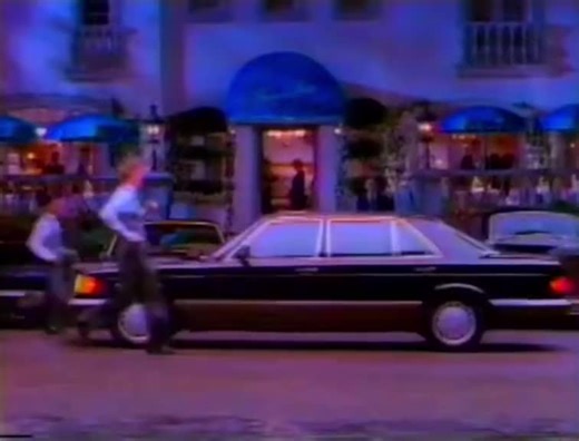 المواصفات والتاريخ لسيارة لكزس LS400