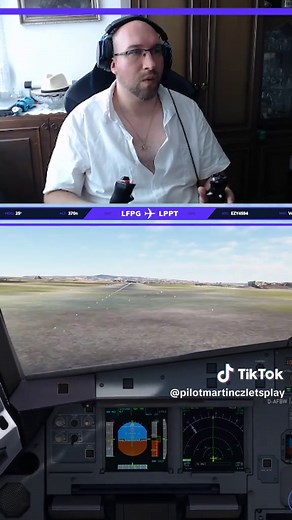IVAO big bug scenery and rewinding | #pilotmartinczletsplay v #Twitch#streamer #game #msfs2020pilot #msfs2020 #ivao #ivaotour #landing #bug #rewinding #rewindingmachine #bugscenery