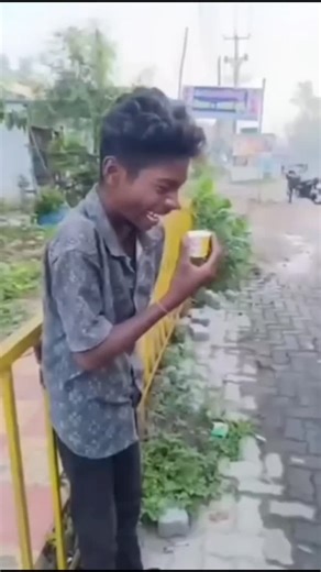 MR____ÇH_ËT__RY_05🍂 on Instagram: "Dance🤣 #like #comment #share #funny #viralvideos"