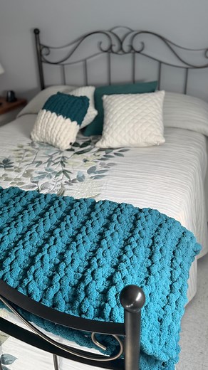 Siicre’Art | This is double garter pattern guys! And Iam so in love ❤️ Want to make your own blanket like this? No needles , no stress……but not sure... | Instagram