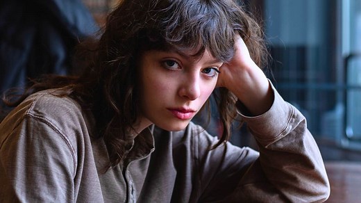 11 Signs You Were Raised By A Bad Parent & It's Affecting You Now