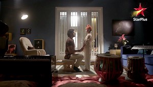 117K views · 2.4K reactions | A bag of memories or a chance of a lifetime, what will #Kullfi choose? Kullfi Kumarr Bajewala Mon-Fri at 8.30pm, only on StarPlus. | StarPlus | Facebook