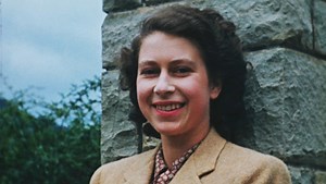 In celebration of the Queen's Platinum Jubilee, we're excited to present the brand new BBC doc "Elizabeth: The Unseen Queen" Thursday at 8pm ET. It's a rare look at the early years of Queen Elizabeth II’s reign and her life as a Princess, through her own eyes and in her own words, using previously unseen royal archives including the Queen’s home movies. Watch for a number of scenes from when the Princess visited Canada in 1951. Enjoy this very special presentation Thursday at 8pm ET. Columbo wil