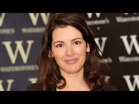 She Chose The Wrong Bikini For Beach And It's A Feast For Your Eyeballs | Nigella Lawson