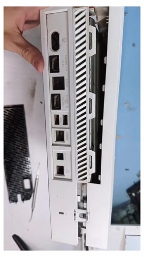 158K views · 3.6K reactions | Bro this xbox  #friends #roaches #xbox #one @Xbox #satisfying #cleaning #grossesse #fblifestyle please visit and follow the original pages through : @Tecboy | TechSupport | Facebook