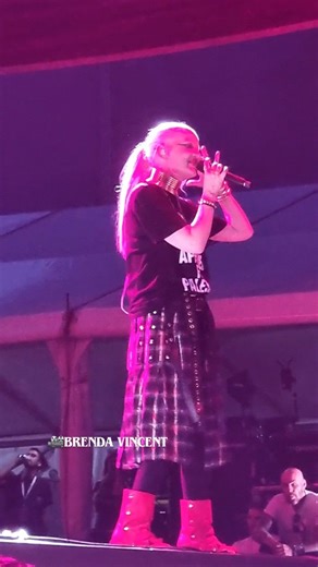 Brenda Vincent | GARBAGE live Cherry Lips 💋 Brisbane Australia 🇦🇺 #garbage #music #livemusic #cherrylips #australia #brisbane #festival #goodthingsfestival | Instagram