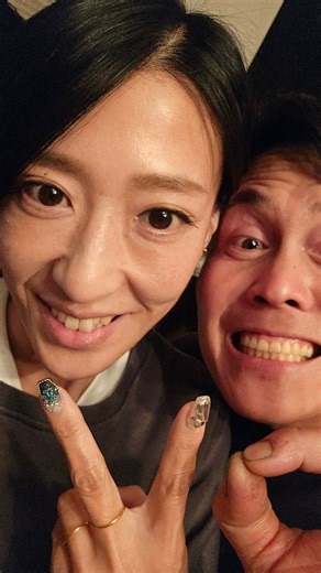 結婚20周年を迎えました。 この20年間、笑った日も、悩んだ日も、支えてくれたのはいつもあなたでした。 一緒に歩いてきた時間が、何よりの宝物です。 これから先の20年も、その先も、ずっと隣で同じ景色を見ていたい。 いつもありがとう。 Today marks our 20th wedding anniversary. Thank you for walking by my side through every joy and every challenge. These 20 years with you have been the greatest blessing. Here’s to many more years together. Always, thank you. #20周年 #結婚記念日 #20thAnniversary #感謝 #20thAnniversary #Grateful #Forever | Kuroyama Jiro