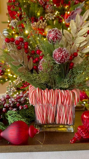 Candy cane floral arrangement DIY idea for Christmas time ❤️🎄 | The Magnolia Mercantile