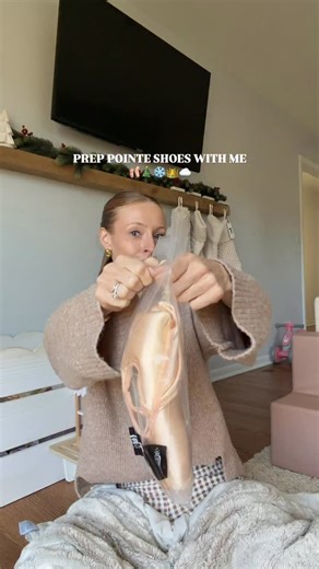 Hannah Bruce on Instagram: "Happy Nutcracker to those who celebrate #balletdancer #nutcracker #nutcrackerseason #pointeshoeprep #pointeshoe"