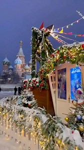 The best Christmas travel destinations ☃️✨ where are you celebrating Christmas this year? 🎄🎅🏽 #xmas #travel #winter #Christmas #nature #vacation | Travel Tacos