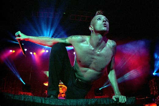 Scott Weiland Died 10 Years Ago. His Son Noah Is Singing His Songs at a Tribute Show