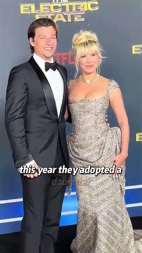 Three couples who started dating because of filming "Stranger Things" #strangerthings #celebrity