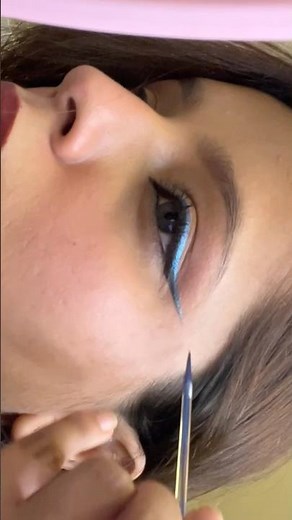 Blue eyes 💙 Blue wing eyeliner 🩷 #eyeliner #eyelinertutorial