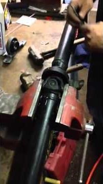Gto driveshaft center bearing replace