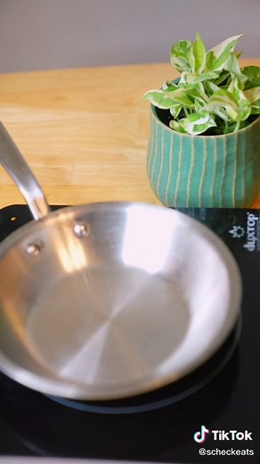 How to Make Crispy and Runny Fried Eggs: A Beginner's Guide