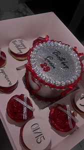 Birthday Queen,29!! Silver chrome and red coquette bento cake box for a Capricorn Queen!! @ziandi_boutique made the topper. #bentocakebox #silvercake #bowcake #capricorn #happybirthday | kinellacakesandtreats